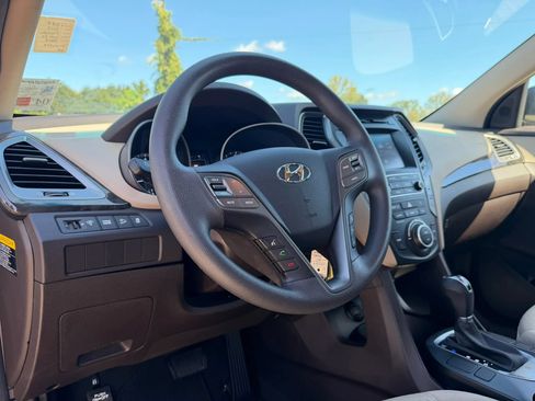 Used 2017 Hyundai Santa Fe Sport FWD image 10