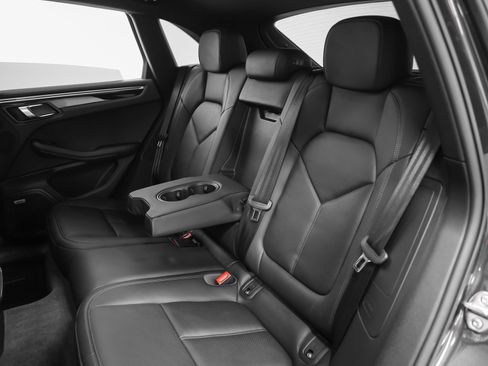 Certified 2020 Porsche Macan S AWD/4WD image 38