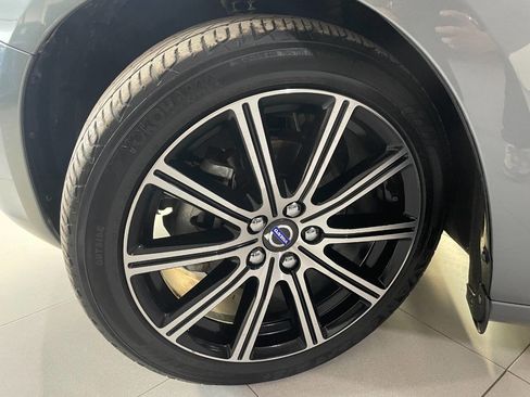 Used 2018 Volvo S60 T5 Inscription image 10