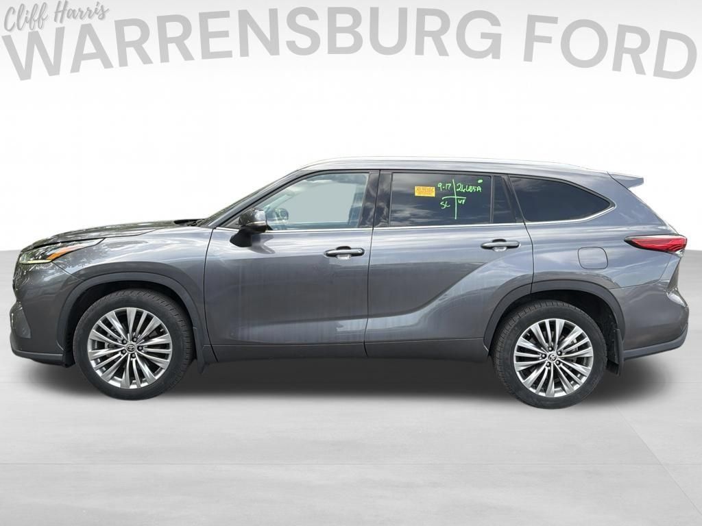 Used 2021 Toyota Highlander Platinum AWD/4WD image 4