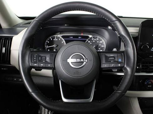 Certified 2025 Nissan Pathfinder SL w/ Cargo Package FWD image 27