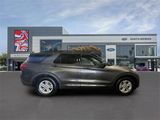 Used 2020 Ford Explorer XLT image 2