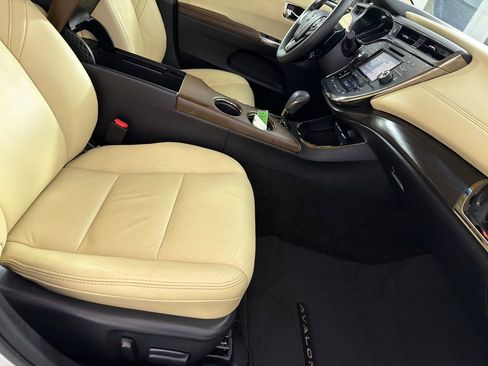 Used 2016 Toyota Avalon XLE Premium FWD image 24