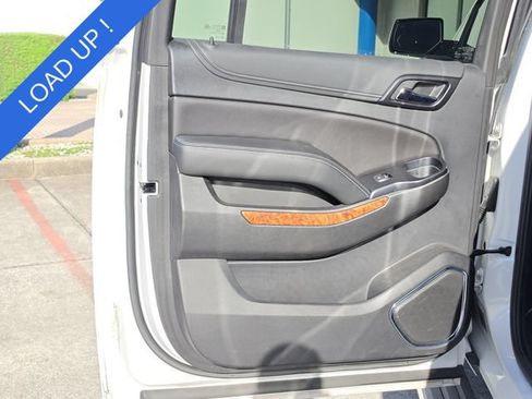 Used 2020 Chevrolet Suburban Premier w/ Premier Plus Edition AWD/4WD image 17