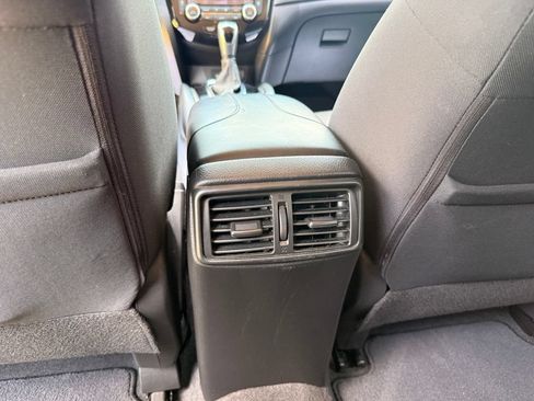 Used 2020 Nissan Rogue SV w/ Premium Package FWD image 26