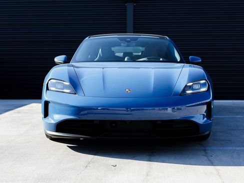 Certified 2025 Porsche Taycan image 10