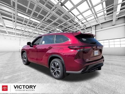 New 2026 Toyota Highlander XLE image 5