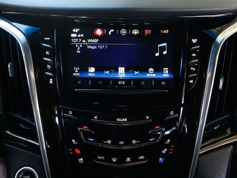 Used 2017 Cadillac Escalade ESV Platinum image 39