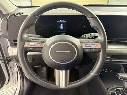 Used 2025 Hyundai Kona SEL image 17