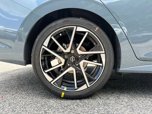 New 2025 Nissan Sentra SR w/ SR Premium Package image 17