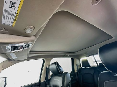 Used 2019 RAM 1500 Laramie AWD/4WD image 23