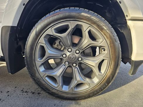 Used 2021 RAM 1500 Limited image 9