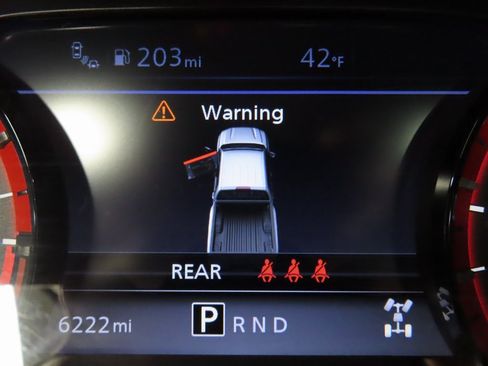 Used 2023 Nissan Frontier PRO-4X image 12