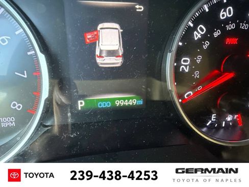 Used 2021 Toyota RAV4 XLE w/ Convenience Package FWD image 23