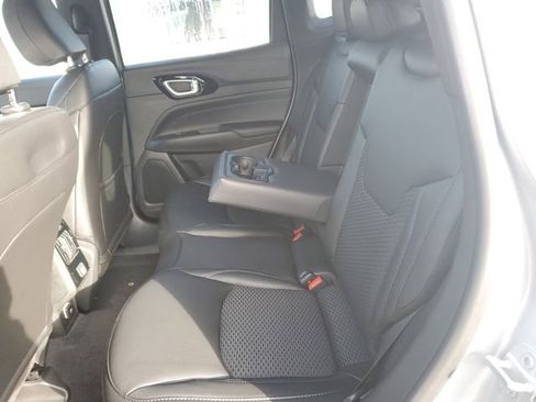 New 2026 Jeep Compass Latitude image 14