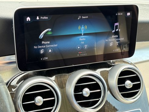 Used 2020 Mercedes-Benz GLC 300 w/ Parking Assistance Package image 17