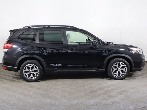 Used 2021 Subaru Forester Premium AWD/4WD image 18
