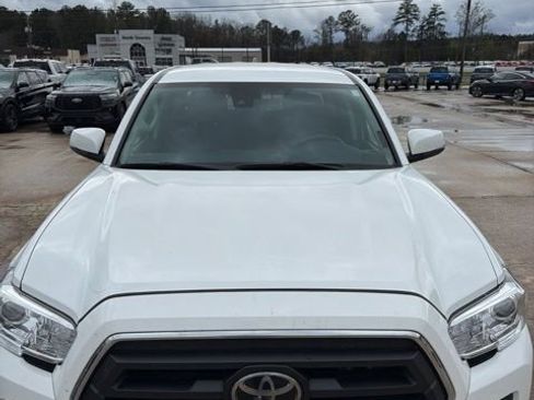 Used 2023 Toyota Tacoma SR5 w/ Technology Package image 2