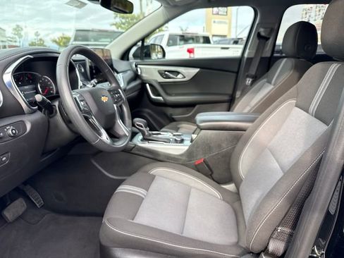 Used 2025 Chevrolet Blazer LT AWD/4WD image 9