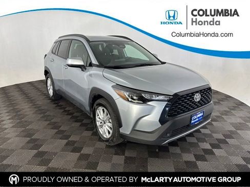Used 2023 Toyota Corolla Cross LE w/ Moonroof Package AWD/4WD image 1