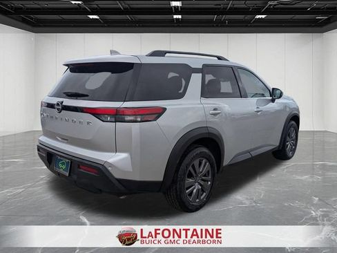 Used 2025 Nissan Pathfinder SV FWD image 8