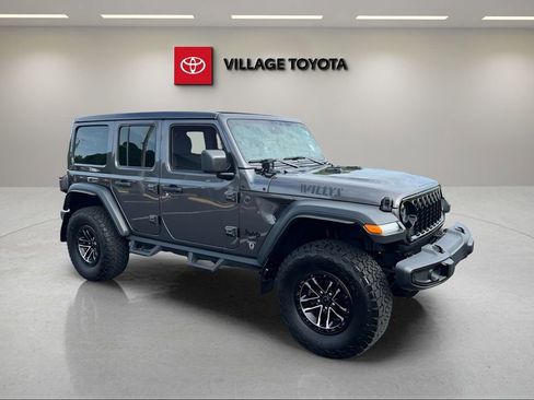 Used 2025 Jeep Wrangler Unlimited Sport AWD/4WD image 7