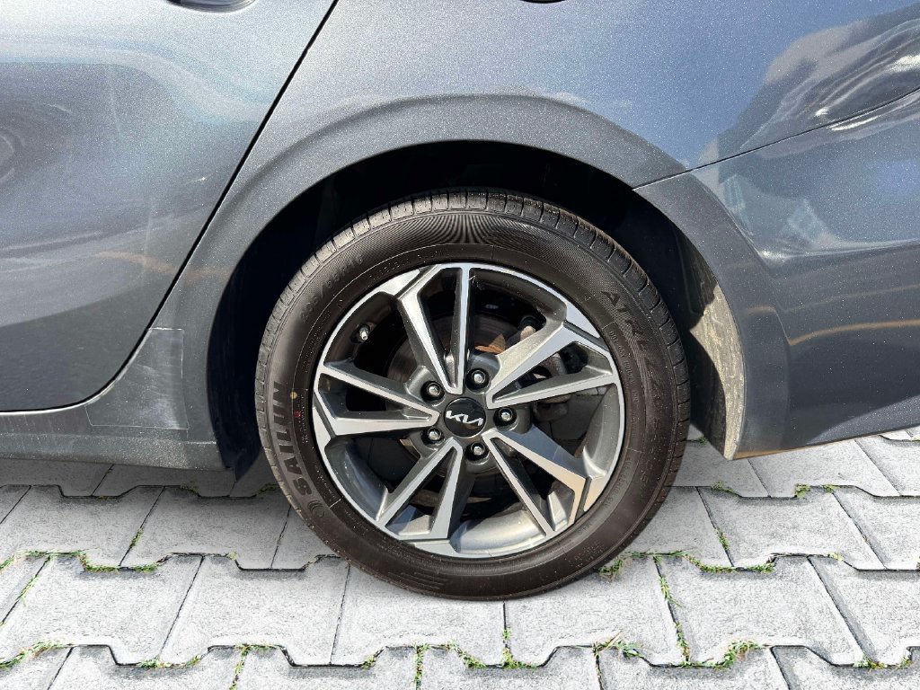 Certified 2024 Kia Forte LXS FWD image 8