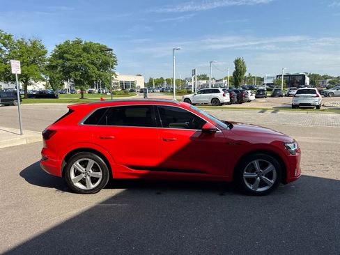 Used 2019 Audi e-tron Premium Plus AWD/4WD image 6