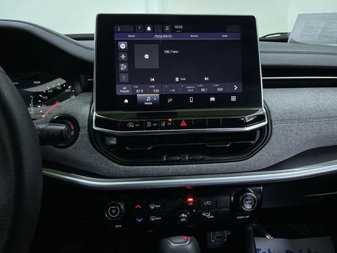 Used 2024 Jeep Compass Sport image 22