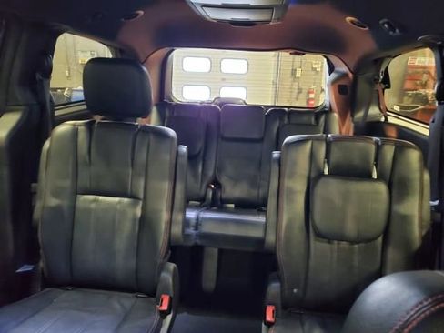 Used 2016 Dodge Grand Caravan R/T image 14