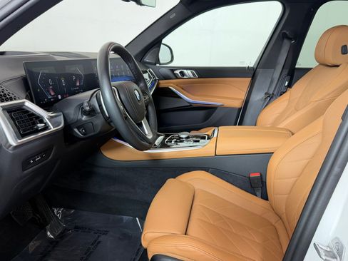 Used 2025 BMW X5 xDrive40i w/ Premium Package AWD/4WD image 5