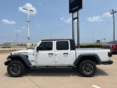 Used 2023 Jeep Gladiator Rubicon w/ Cold Weather Group AWD/4WD image 3