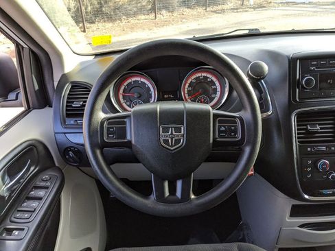 Used 2016 Dodge Grand Caravan SE w/ Quick Order Package 29E SE image 9