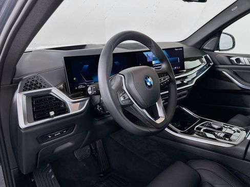 Used 2025 BMW X5 xDrive50e w/ Premium Package image 9