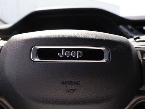 New 2026 Jeep Grand Cherokee Altitude AWD/4WD image 27