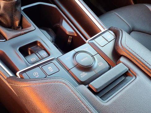 Used 2025 Toyota Grand Highlander AWD image 16