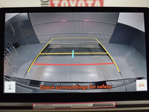 Used 2024 Toyota Tacoma TRD Off-Road image 18