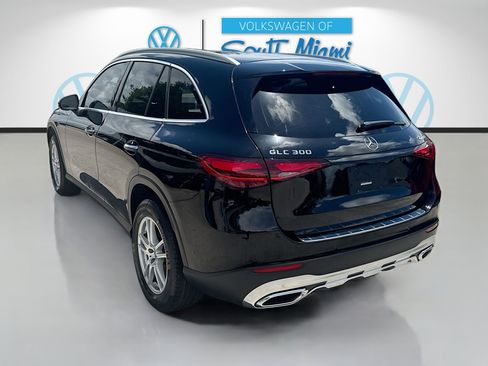 Used 2023 Mercedes-Benz GLC 300 4MATIC w/ Exclusive Trim Package image 5