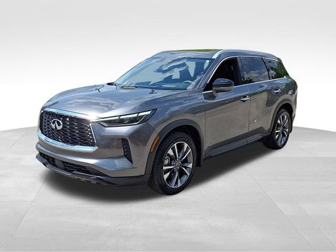 Used 2023 INFINITI QX60 Luxe w/ Vision Package FWD image 3