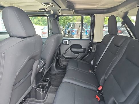 Used 2022 Jeep Wrangler Unlimited Sport AWD/4WD image 14