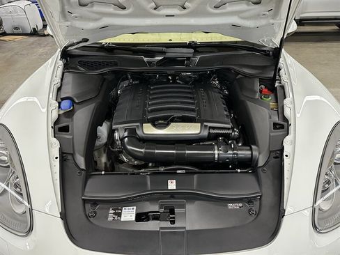 Used 2014 Porsche Cayenne AWD/4WD image 9