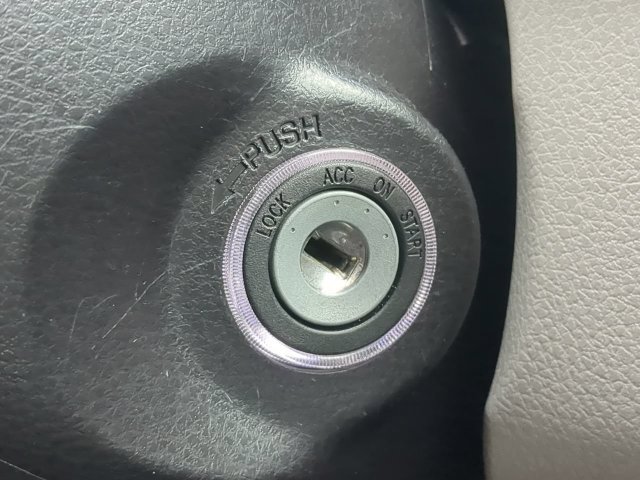 Used 2019 Toyota Highlander LE FWD image 33