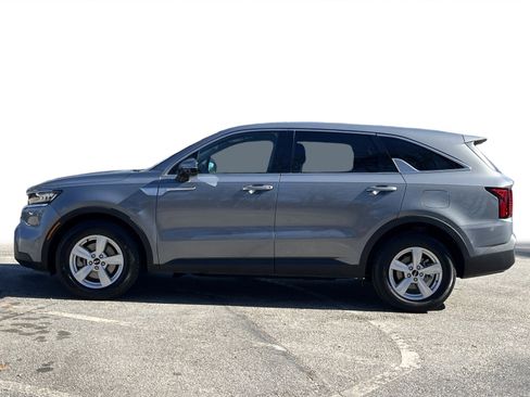 Certified 2022 Kia Sorento LX image 21