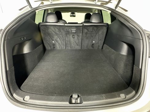 Used 2021 Tesla Model Y Long Range AWD/4WD image 29
