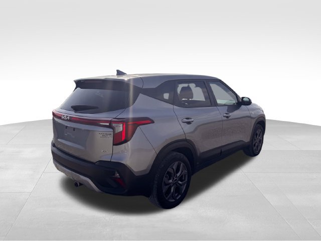 Used 2025 Kia Seltos LX AWD/4WD image 5