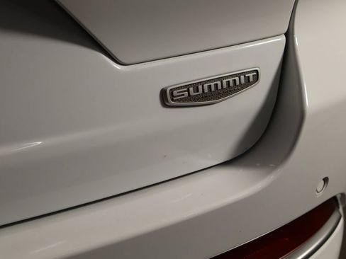 Used 2025 Jeep Grand Cherokee Summit AWD/4WD image 46