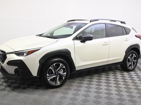 Used 2024 Subaru Crosstrek 2.0i Premium AWD/4WD image 2