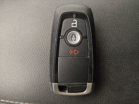 Used 2020 Ford Escape SE FWD image 32