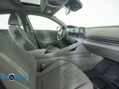 Used 2024 Hyundai Elantra SEL w/ Convenience Package FWD image 39
