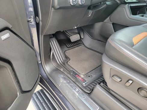 Used 2025 GMC Sierra 2500 AT4 w/ AT4 Premium Plus Package AWD/4WD image 16